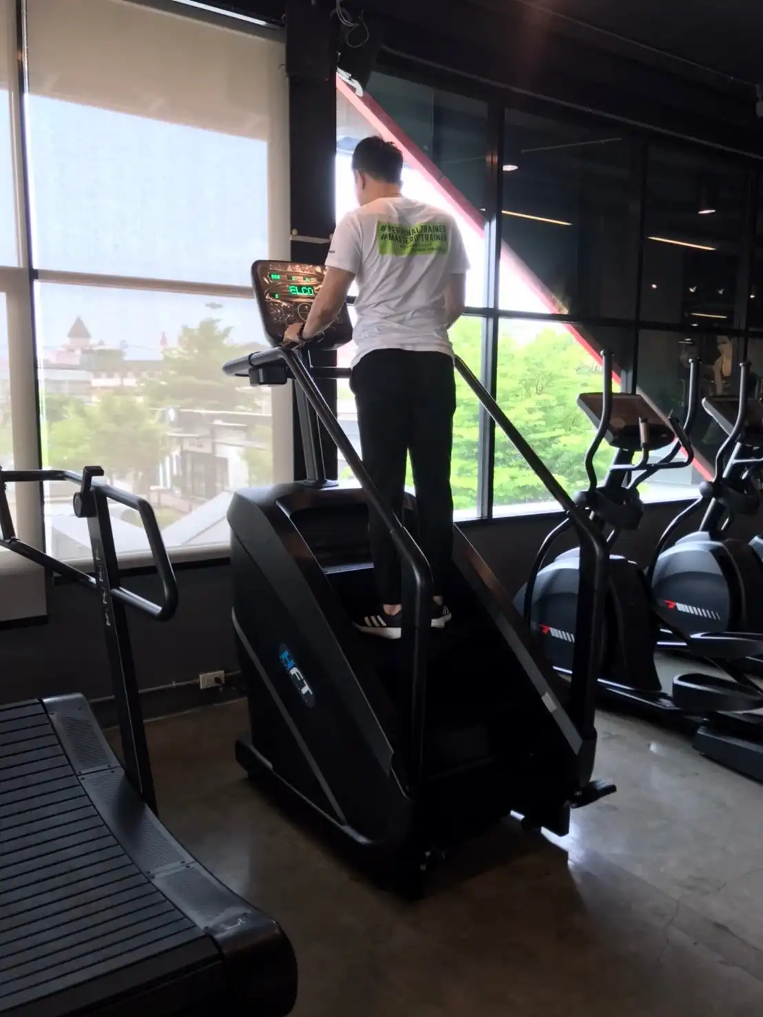 รีวิวเครื่องเดินบันได Stair Climber - จากฟิตเนส 2